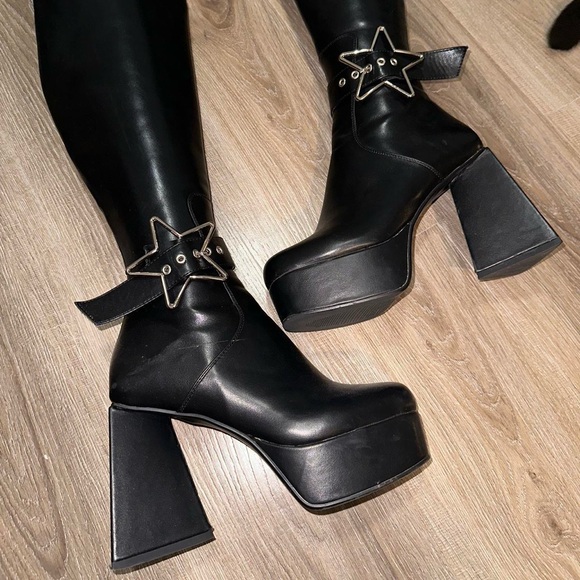 SOLD - Picture 3 of 8